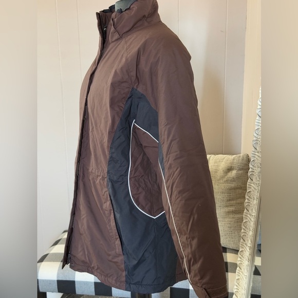 Columbia • Winter Coat - Picture 4 of 15